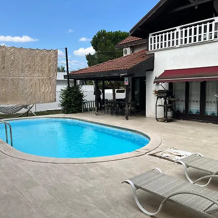 Oezdilek Villa Sapanca